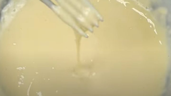 Šunkové placičky se smetanou a rajčaty