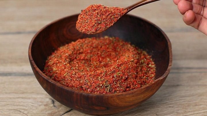 Rajčatové koření s bazalkou a oreganem