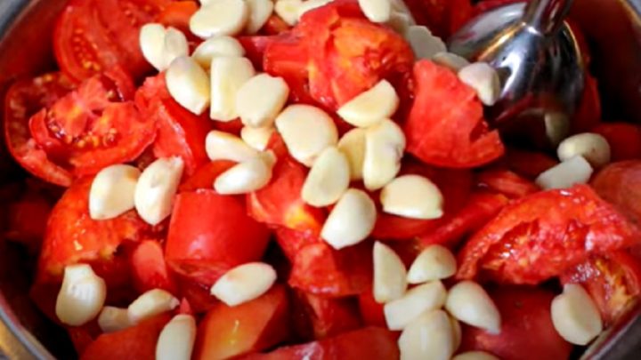 Rajčatové koření s bazalkou a oreganem