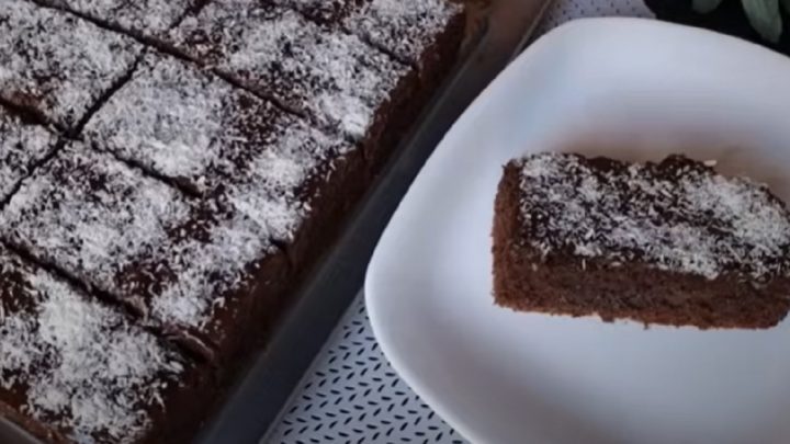 Kávová buchta s čokoládou a kokosem