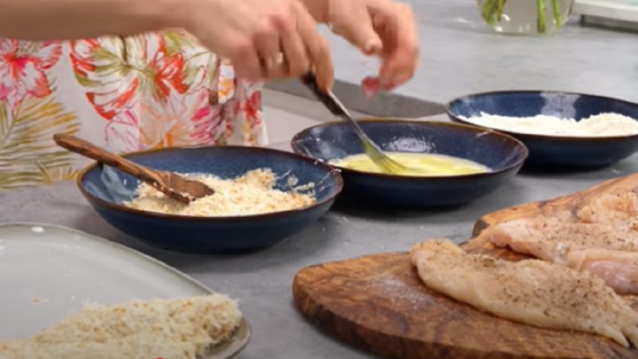 Řízek v parmazánové omáčce s česnekem