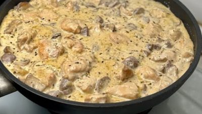 Kuřecí kousky s houbami a bylinkami