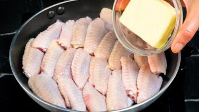 Křidélka ve sladkokyselé omáčce