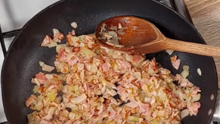 Šťavnaté šišky z mletého masa plněné slaninou