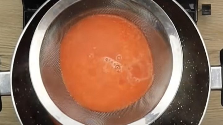 Rychlý domácí kečup s chilli práškem