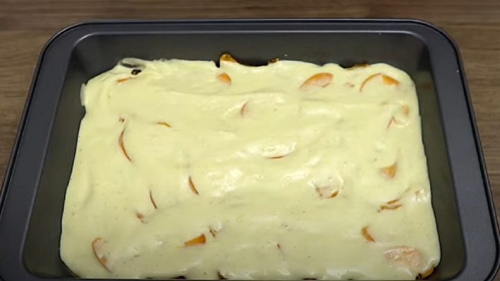 Meruňková roláda z vanilkového těsta