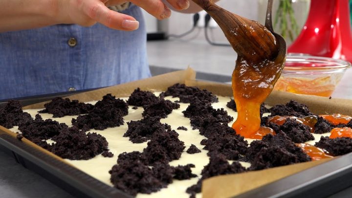 Makový koláč s marmeládou a drobenkou