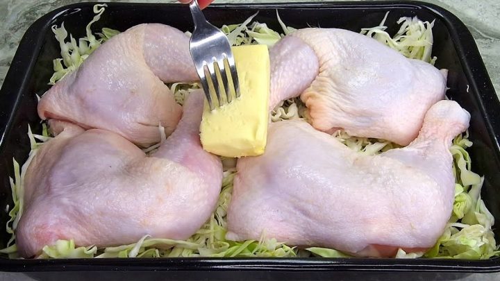 Kuře pečené na zelí s rýží a mrkví