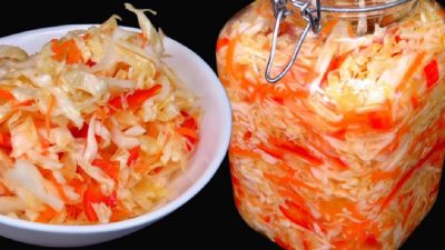 Pikantní zelný salát s paprikou a mrkví