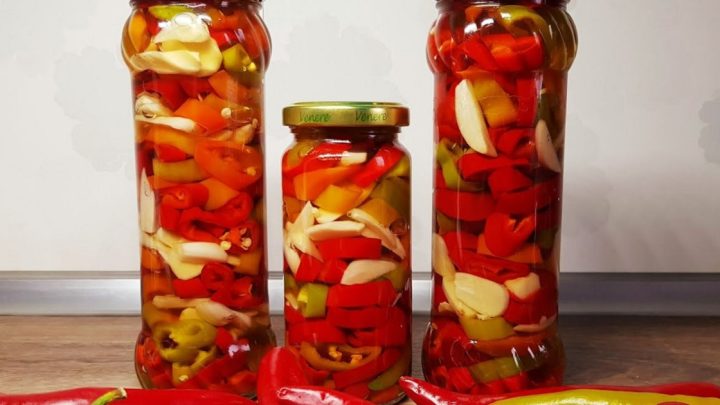 Nakládané papriky na zimu s česnekem