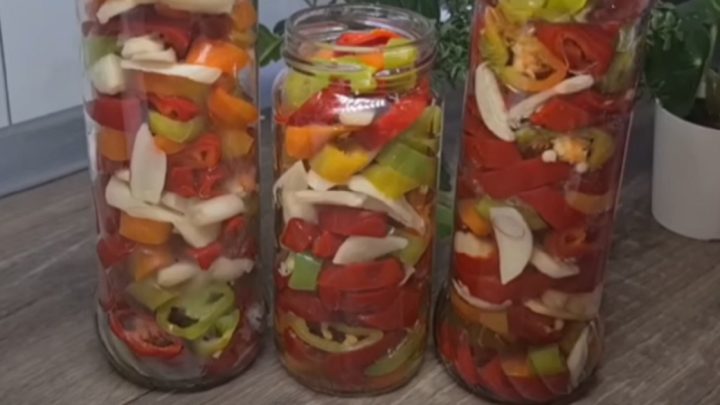 Nakládané papriky na zimu s česnekem