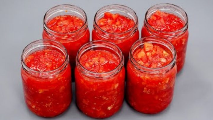 Sterilovaná rajčata ve vlastní šťávě