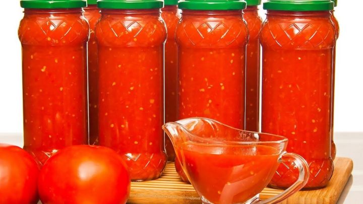 Univerzální rajčatová omáčka s paprikou Univerzální rajčatová omáčka s paprikou