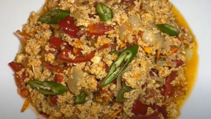 Lečo s vejcem a gruzínským kořením