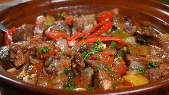 Pečené hovězí kousky se zeleninou