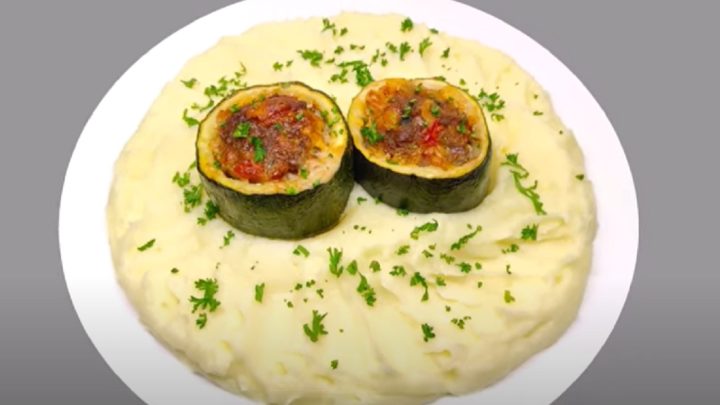 Cuketa plněná mletým masem a houbami