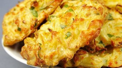 Placičky z mladého zelí se sýrem