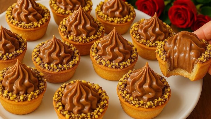 Tartaletky s čokoládovým krémem a pistáciemi Tartaletky s čokoládovým krémem a pistáciemi