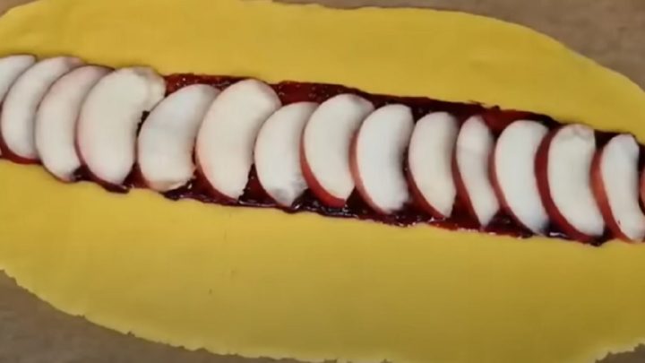 Sušenky plněné marmeládou a broskvemi