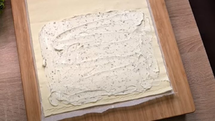 Tyčinky se sýrovou náplní a semínky