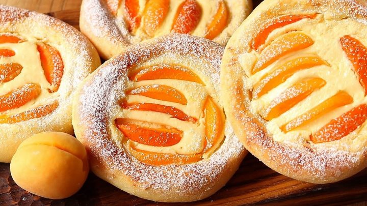 Tvarohové koláčky s meruňkami a vanilkou