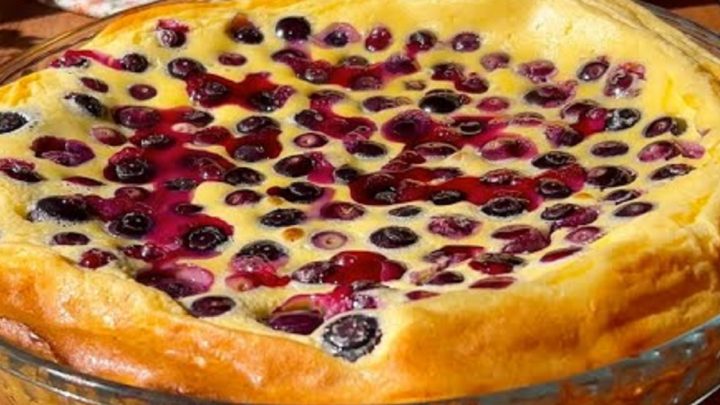 Borůvkový koláč bez mouky a cukru