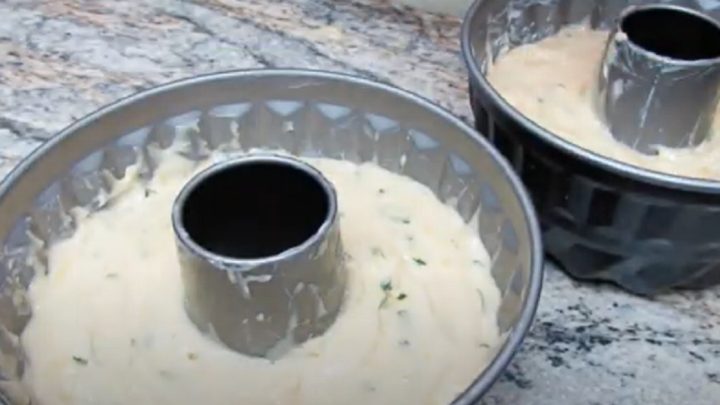 Cuketová bábovka s citronovou polevou