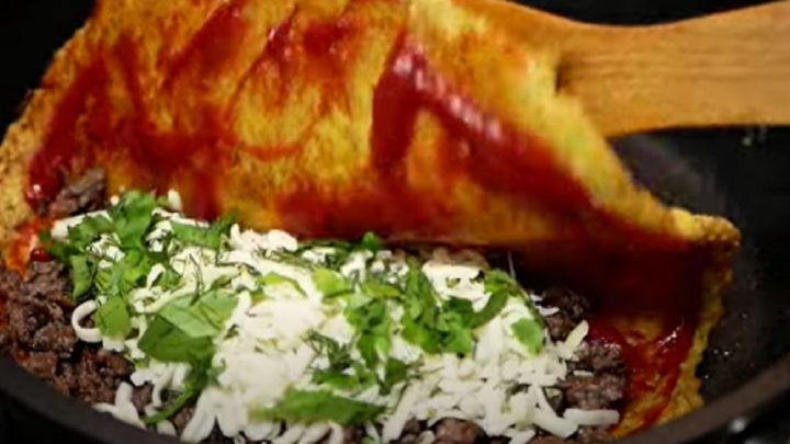 Bramborák plněný mletým masem