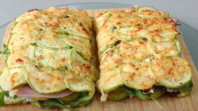 Cuketový sendvič se šunkou a rajčaty