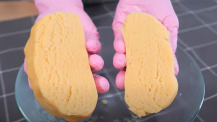 Koláč s čokoládovým krémem a ořechy