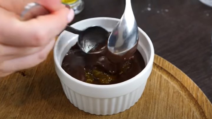 Kakaový mug cake do mikrovlnky