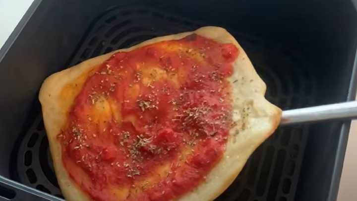 Rychlá pizza z horkovzdušné fritézy