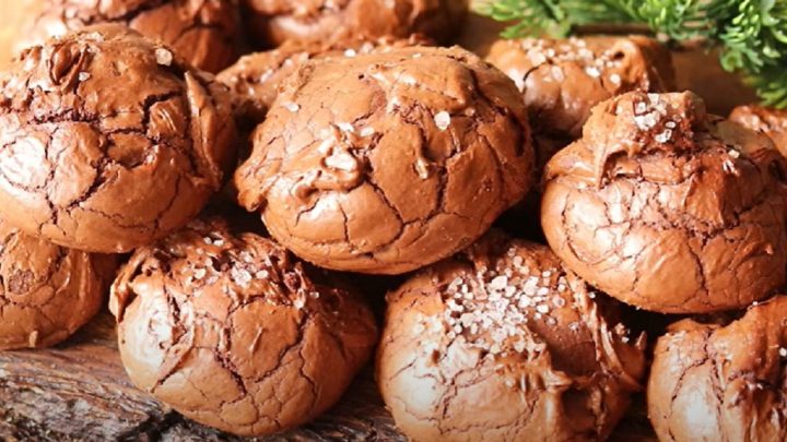 Vláčné čokoládové sušenky se 2 druhy cukru Vláčné čokoládové sušenky se 2 druhy cukru