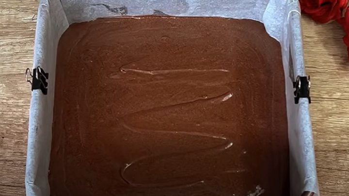 Rychlé čokoládové řezy s jemnou polevou