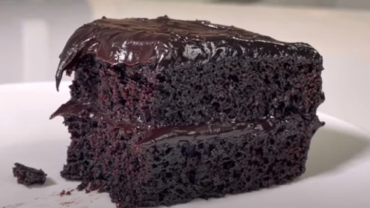 Čokoládový dort z horkovzdušné fritézy Čokoládový dort z horkovzdušné fritézy