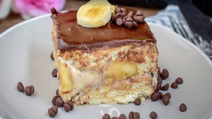 Nepečený pudinkový řez s banánem Nepečený pudinkový řez s banánem