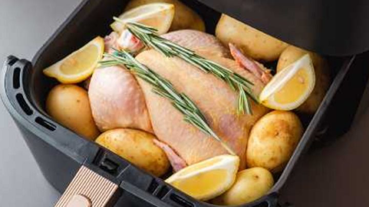 Kuře s bramborami z horkovzdušné fritézy