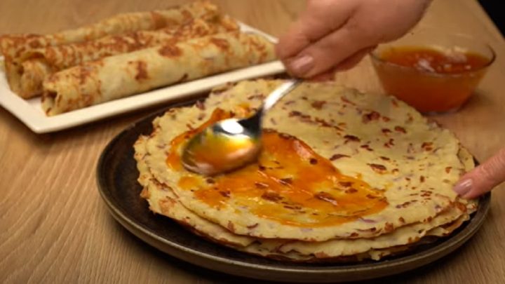 Jablečné palačinky s marmeládou