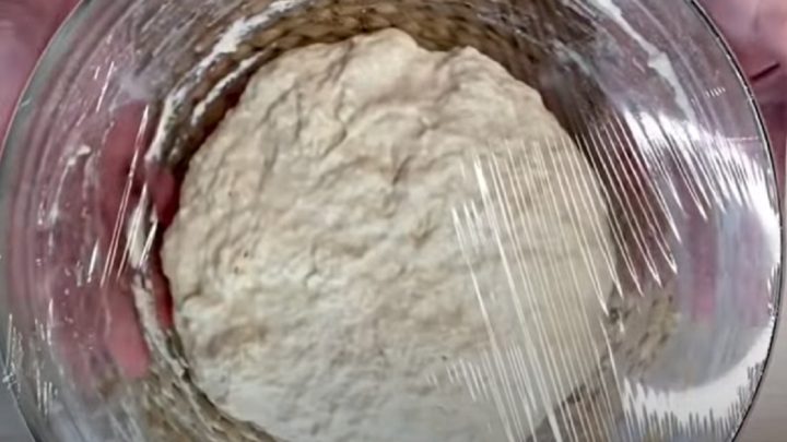 Turecký chléb z trouby se sezamem