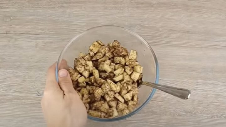 Poctivý jablečný štrúdl s ořechy