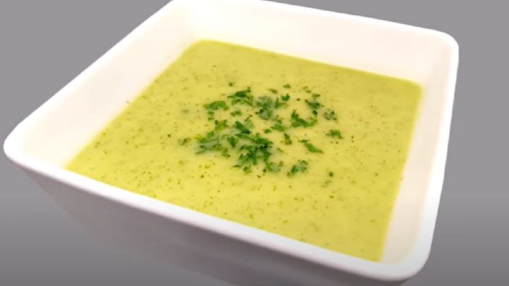 Jemná cuketová polévka s česnekem