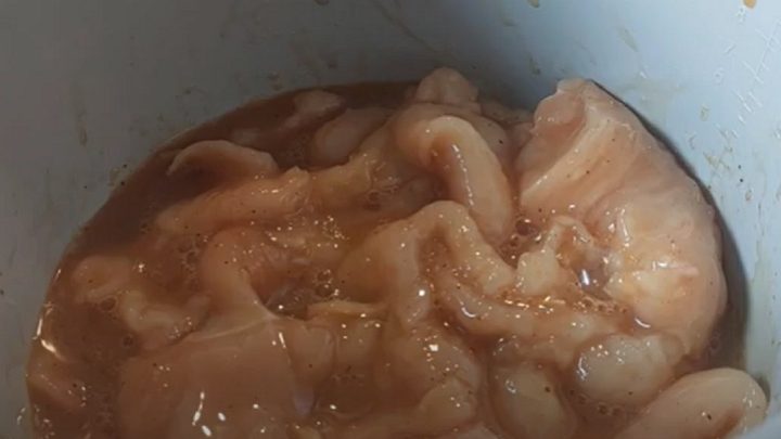 Kuřecí plátek v česnekové marinádě