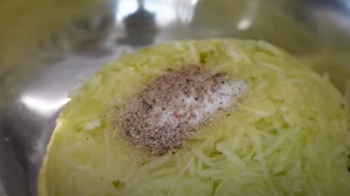 Cuketové placičky se sýrem a šunkou