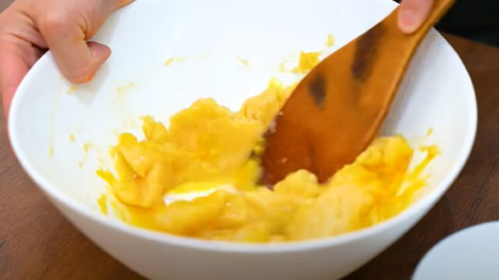 Maxi větrník s vanilkovým krémem