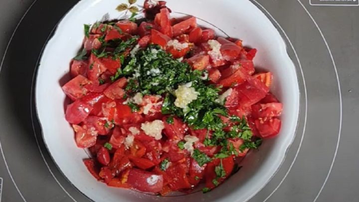 Moravský salát z pečených paprik