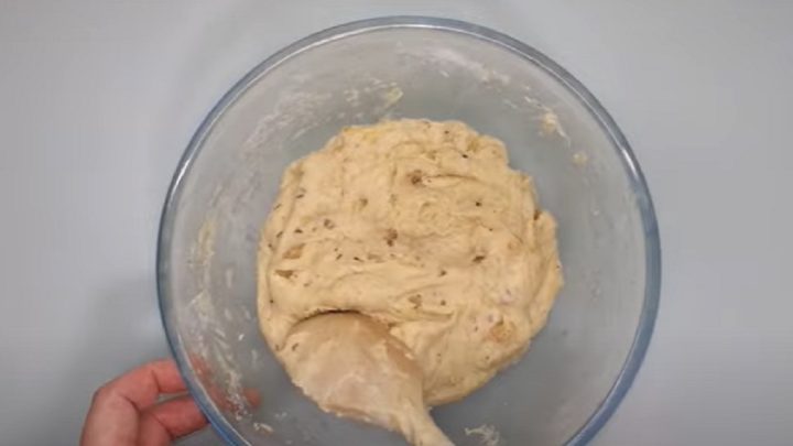 Škvarkové pagáčky z kynutého těsta