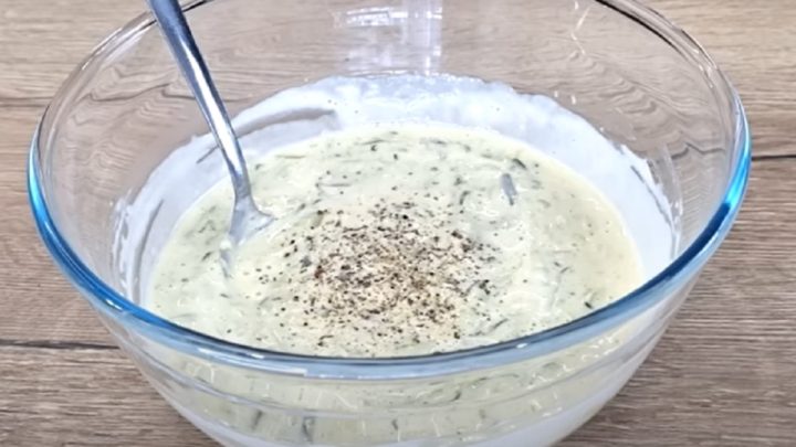 Nadýchaná cuketová omeleta se sýrem