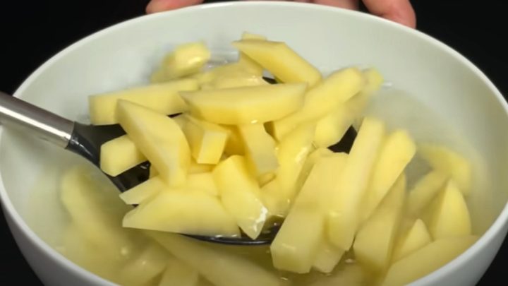 Hranolky z pánve s indickým kořením