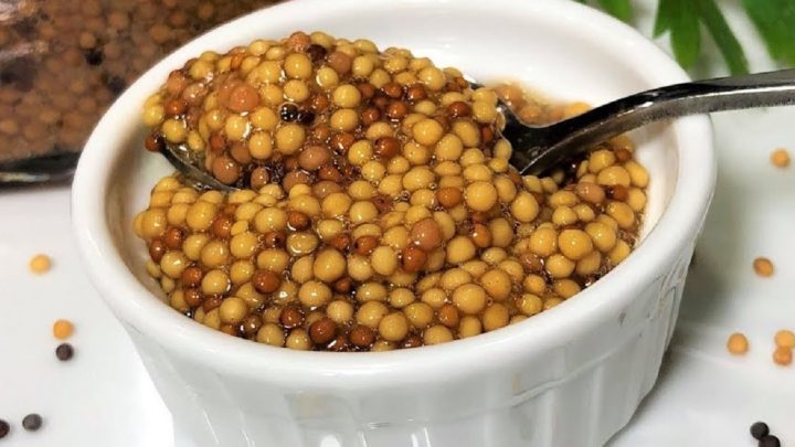 Domácí hrubozrnná hořčice s medem