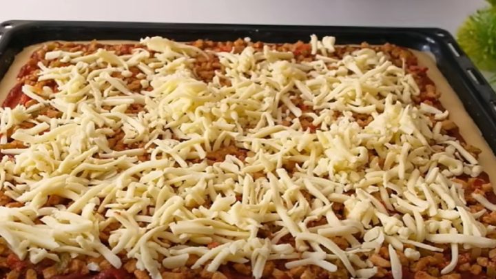 Rychlá pizza na plech s kuřecím masem